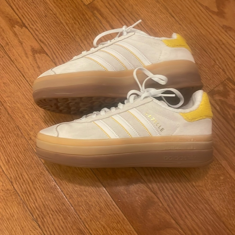 Adidas Gazelle Women’s- excellent condition